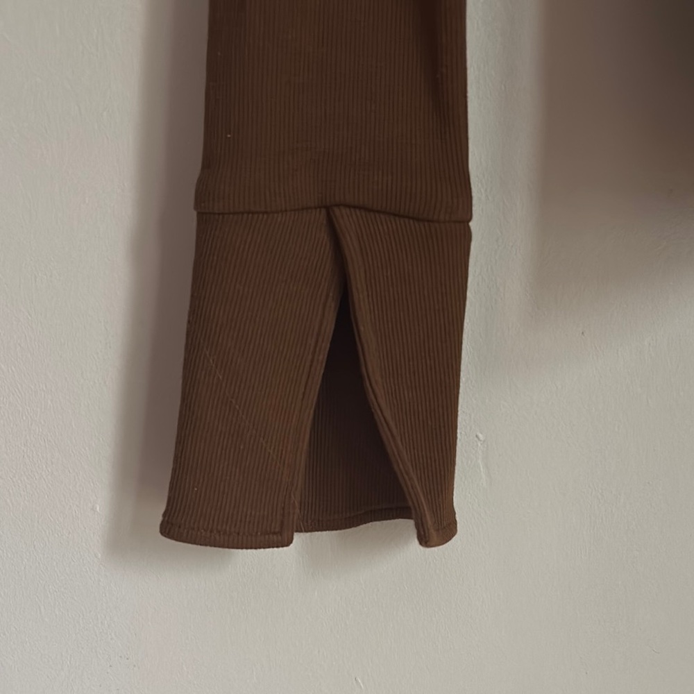 NWT SHOWPO Brown Long Sleeve Button-Up Top - Picture 5 of 5
